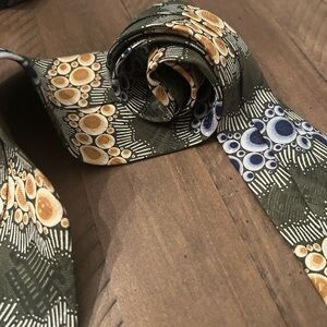 Format Stylish 100% silk Olive and Navy Patterned Tie